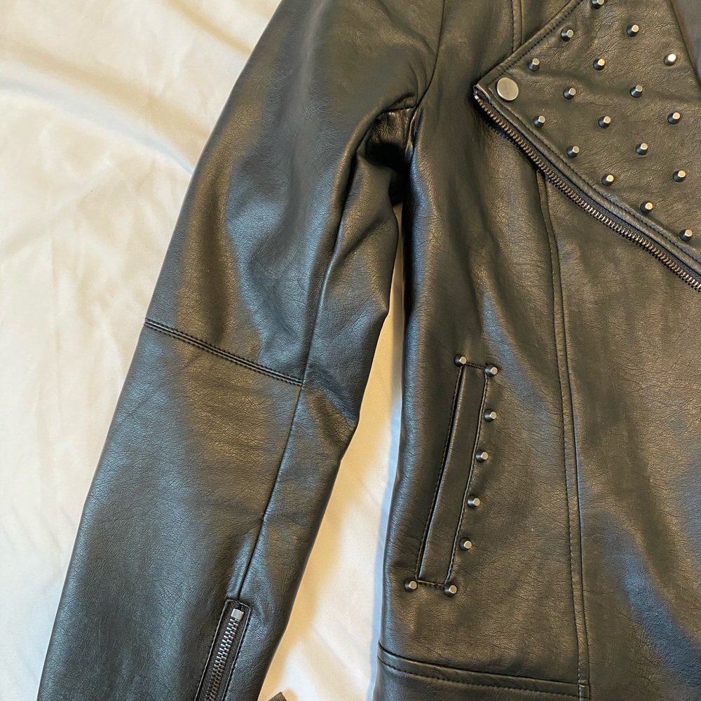 Black jacket - Picture 6 of 7